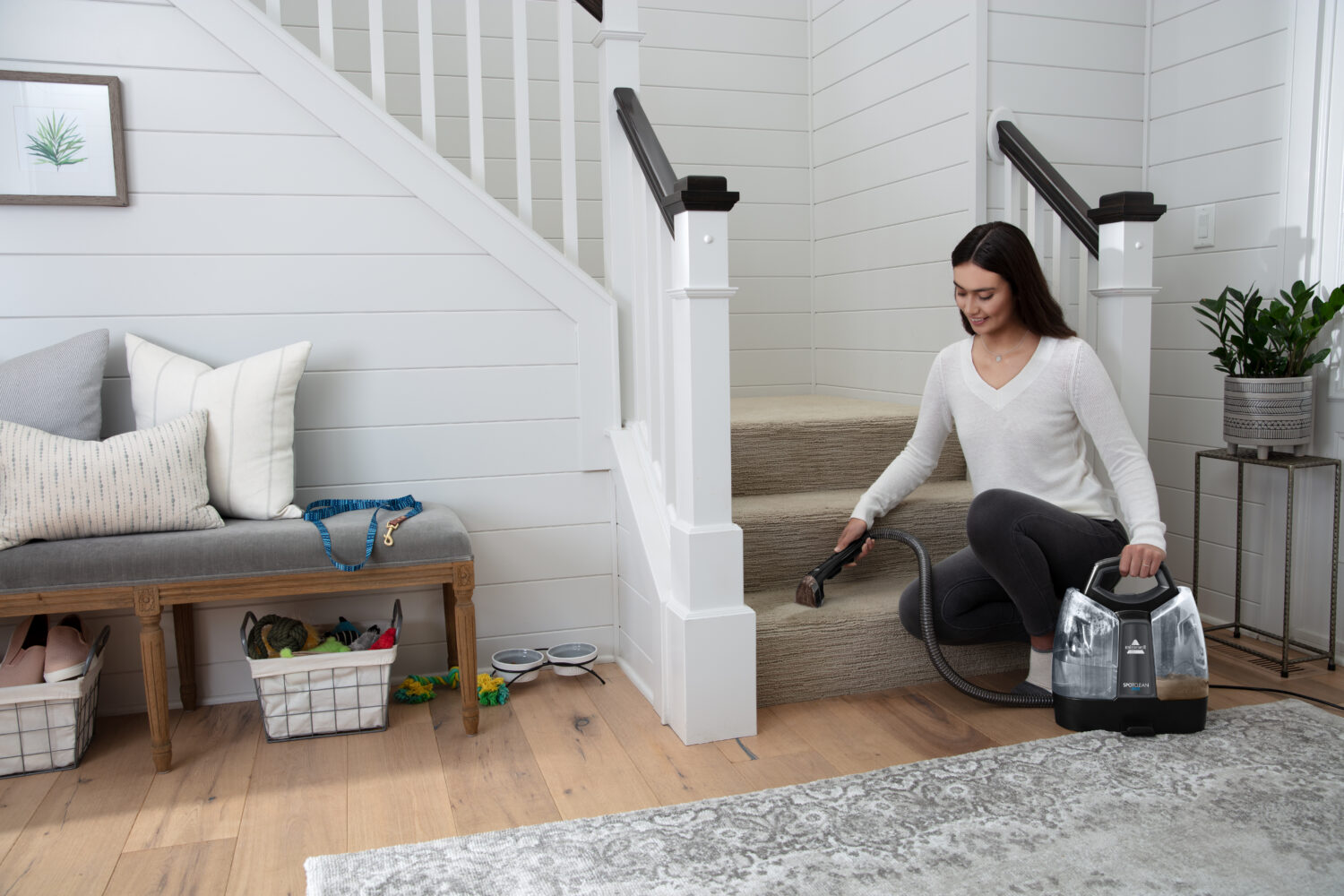 Bissell | SpotClean Plus Cleaner | 3724N | Corded operating | Handheld | 330 W | - V | Black/Titanium | Warranty 24 month(s)