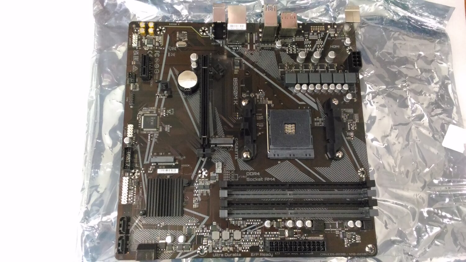 SALE OUT. GIGABYTE B550M K 1.0 M/B | Gigabyte B550M K 1.0 M/B | Processor family AMD | Processor socket AM4 | DDR4 DIMM | Memory slots 4 | Supported hard disk drive interfaces 	SATA, M.2 | Number of SATA connectors 4 | Chipset AMD B550 | Micro ATX | USED, REFURBISHED, WITHOUT ORIGINAL PACKAGING AND ACCESSORIES, ONLY BACK PANEL INCLUDED