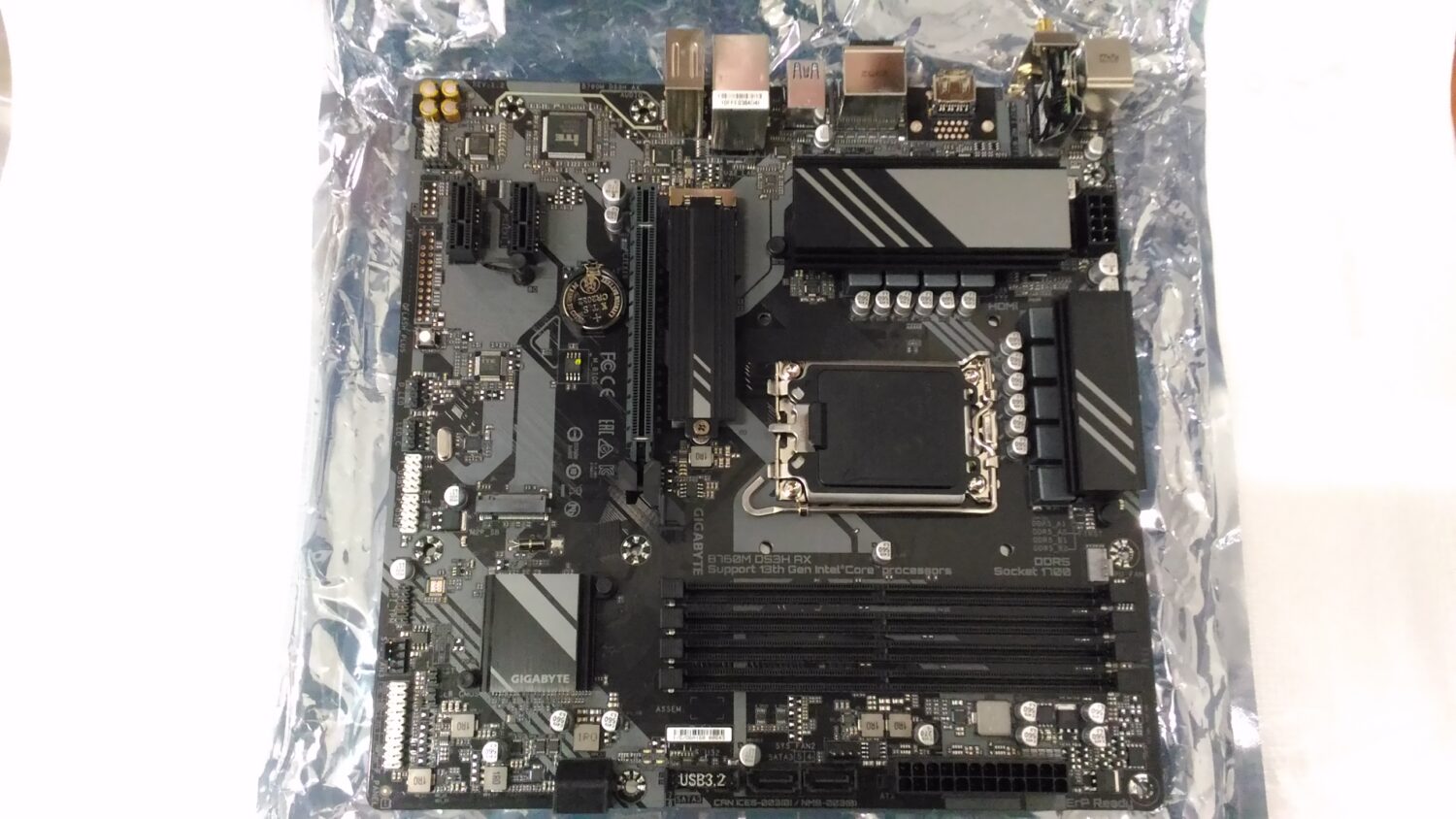 SALE OUT. GIGABYTE B760M DS3H AX 1.3 M/B | Gigabyte B760M DS3H AX 1.3 M/B | Processor family Intel | Processor socket LGA1700 | DDR5 | Memory slots 4 | Supported hard disk drive interfaces SATA, M.2 | Number of SATA connectors 4 | Chipset Intel B760 Express | Micro ATX | USED, REFURBISHED