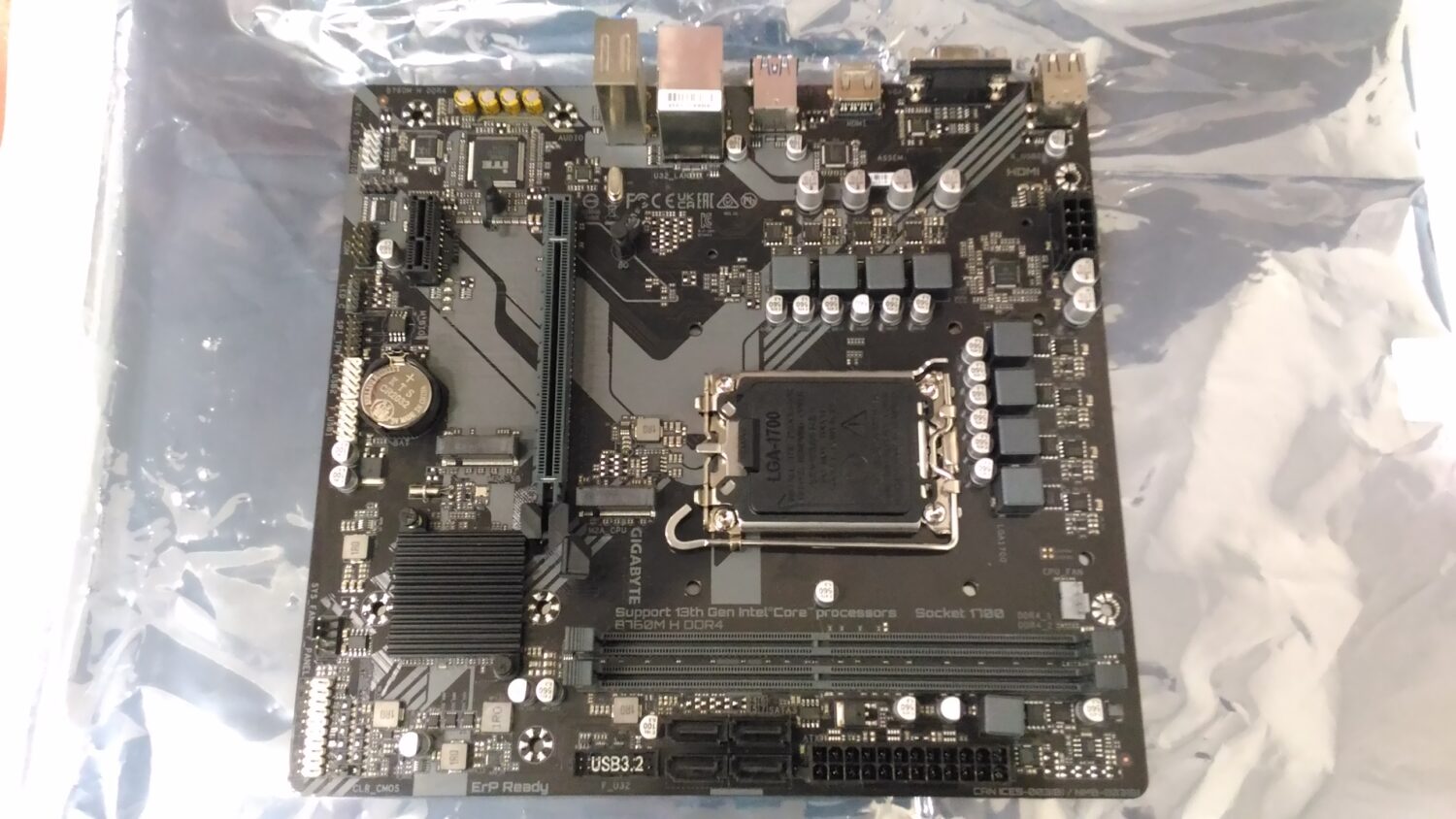 SALE OUT. GIGABYTE B760M H DDR4 1.0 M/B | Gigabyte B760M H DDR4 1.0 M/B | Processor family Intel | Processor socket LGA1700 | DDR4 DIMM | Memory slots 2 | Supported hard disk drive interfaces SATA, M.2 | Number of SATA connectors 4 | Chipset Intel B760 Express | Micro ATX | USED, REFURBISHED, WITHOUT ORIGINAL PACKAGING AND ACCESSORIES, ONLY BACK PANEL INCLUDED